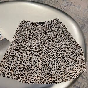 Banana Republic women’s skirt size 2 excellent condition